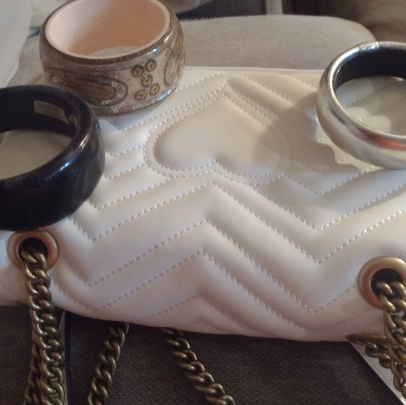 Vintage Bangles with Free Handbad - Picture 5 of 6